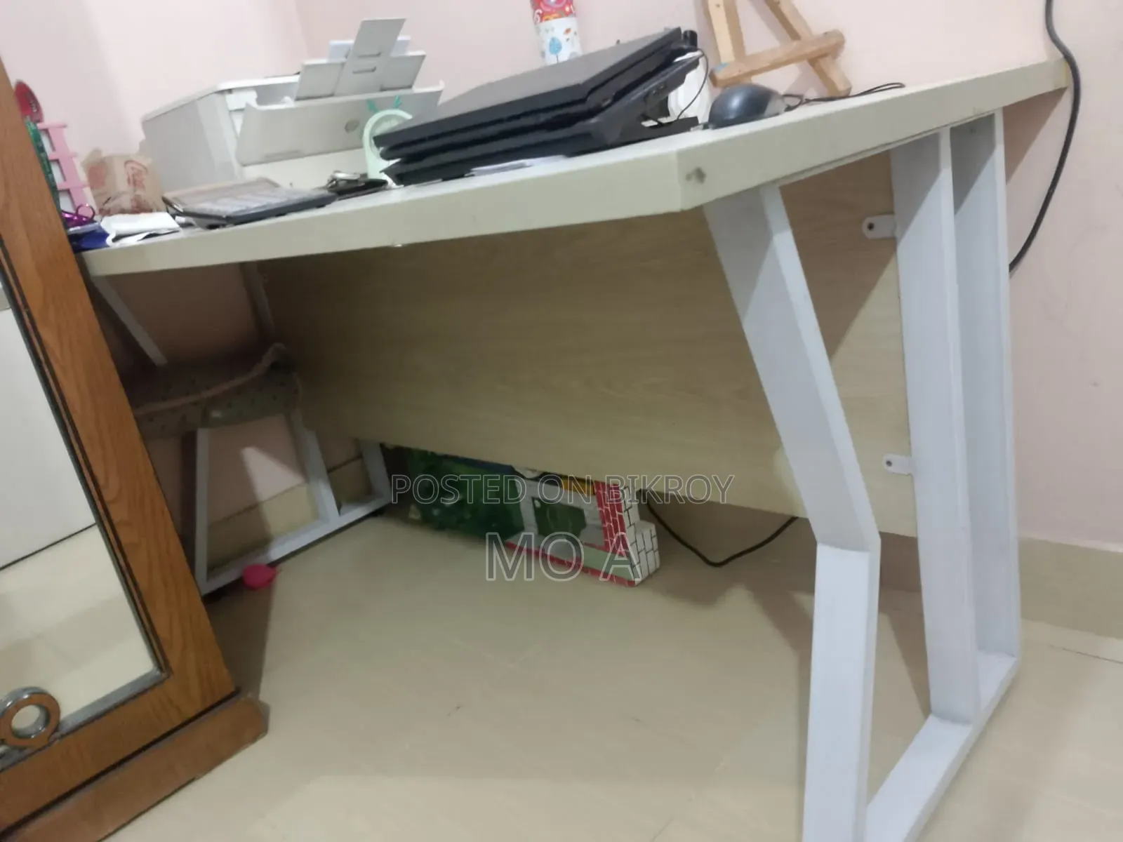 অফিস / পড়ার টেবিল