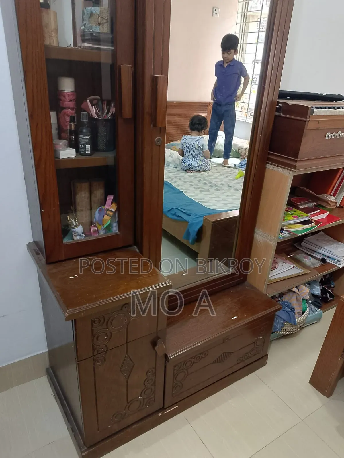 ড্রেসিং টেবিল বিক্রির জন্য