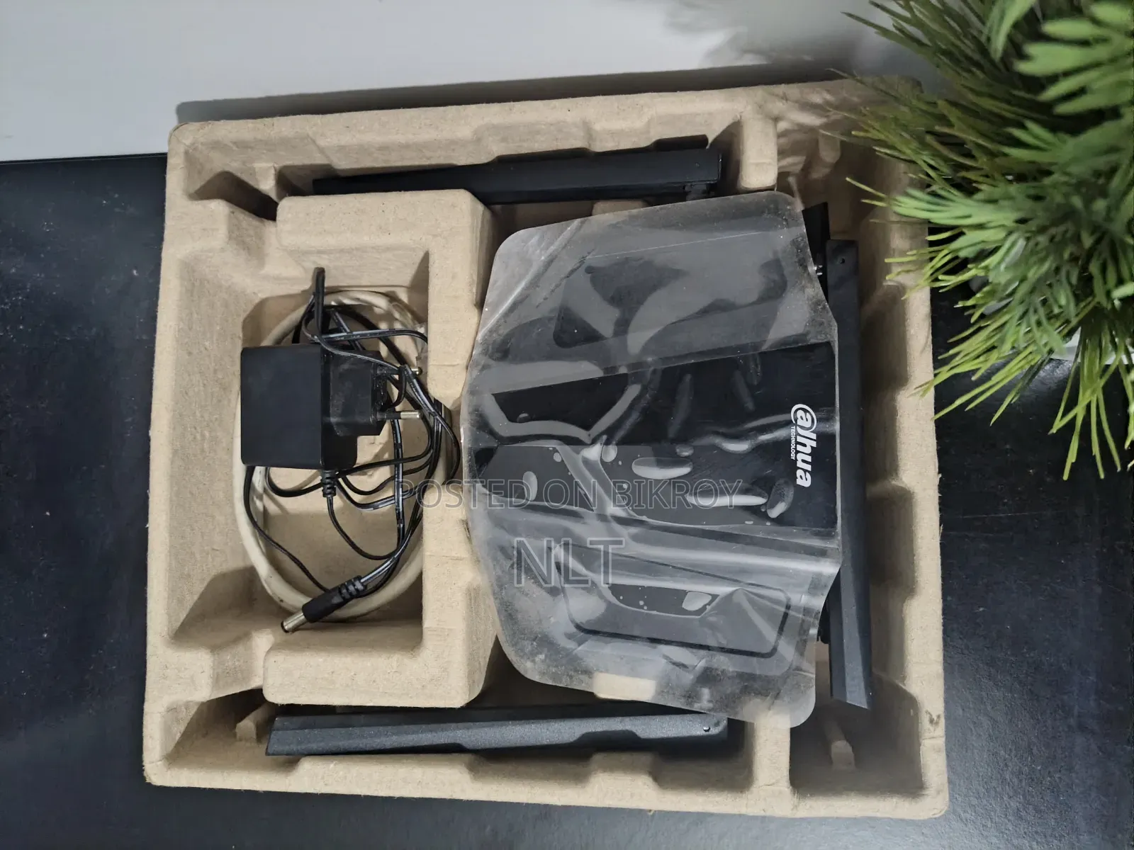 Dahua AC1200 Dual-Band Gigabit Wi-Fi Router for Sale.