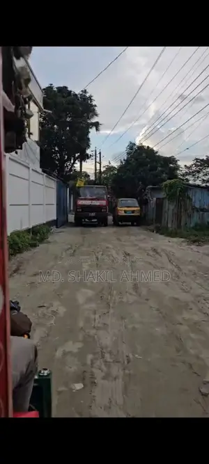 ৫.৫০ কাঠা সম্পূর্ণ স্কয়ার জমি লেক ভিউ পূর্বাচলের কাছে