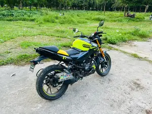 Hero Thriller 160R 4V 2025 Green