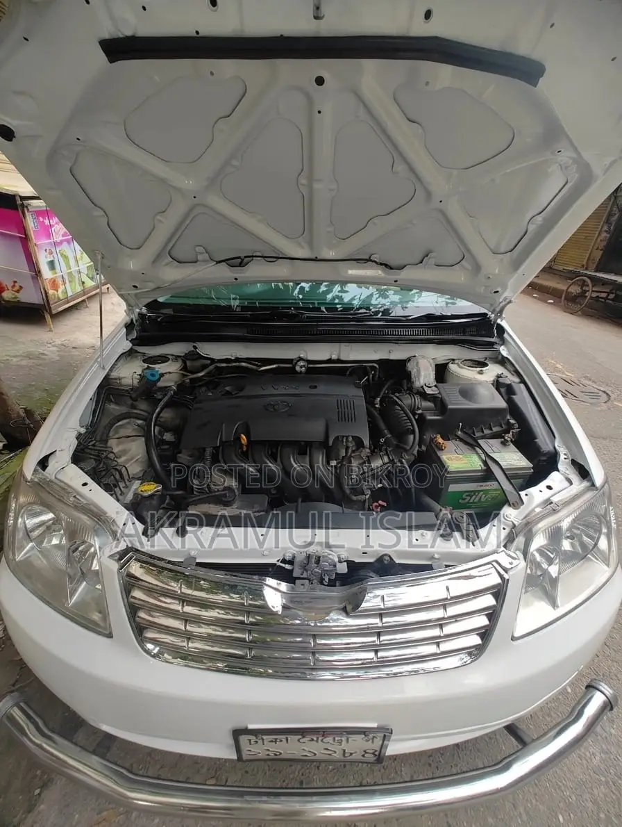 Toyota Corolla 2004 White