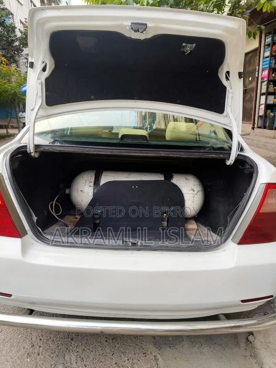 Toyota Corolla 2004 White