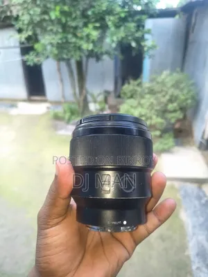Sony 85mm f/1.8