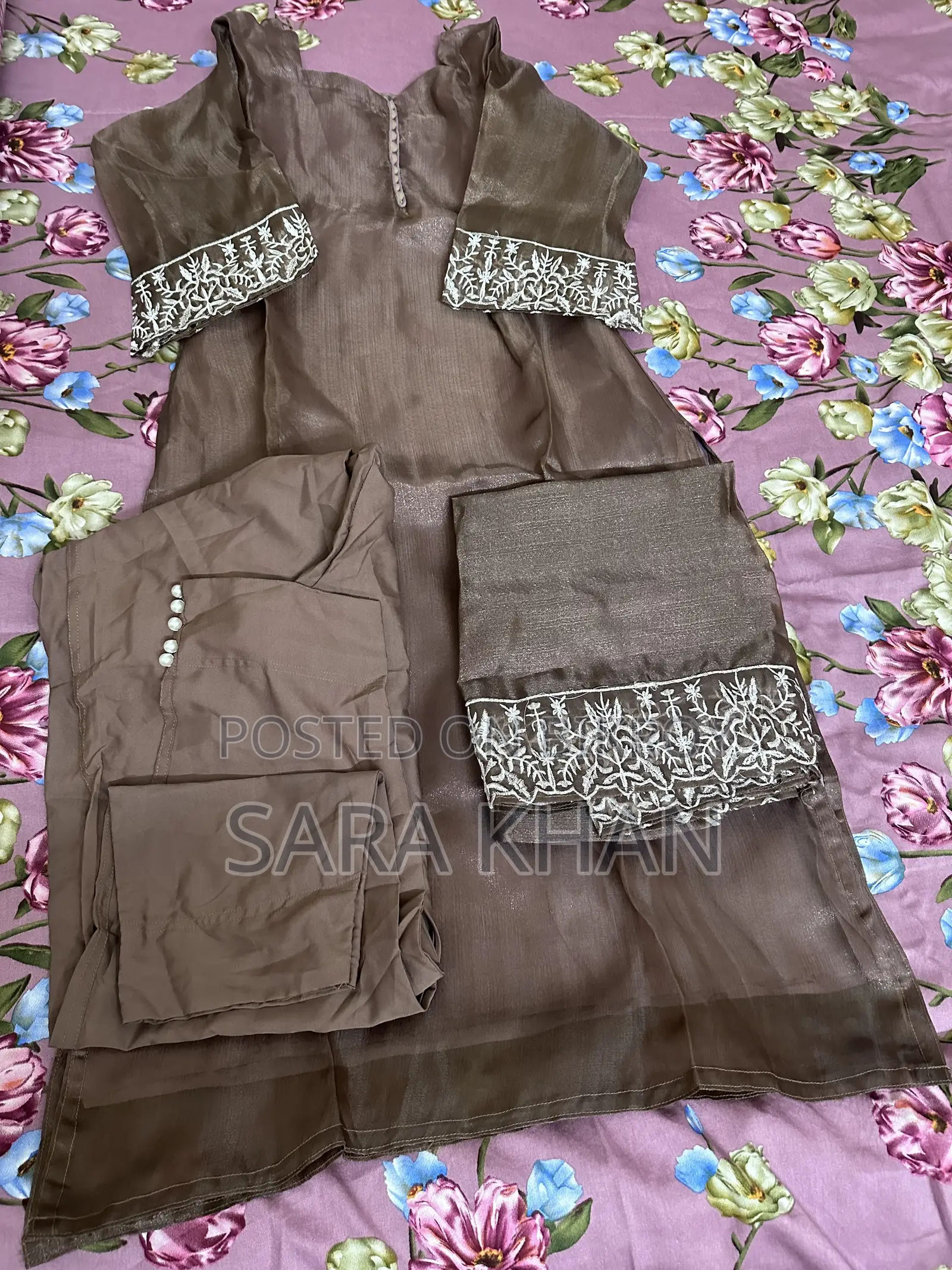 ব্যবহৃত থ্রি পিস