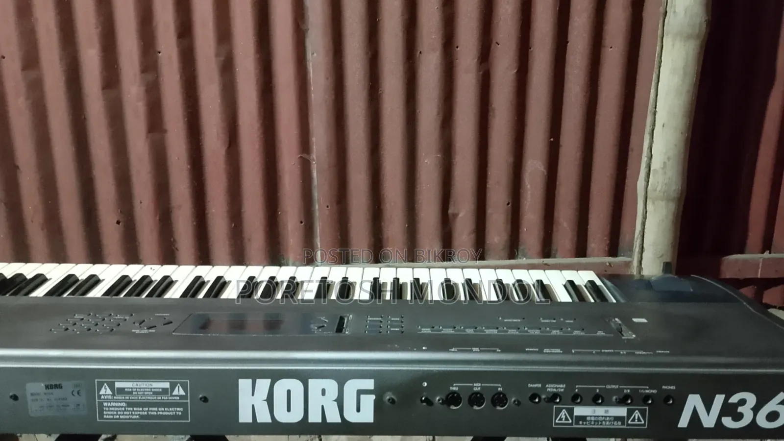 Korg N364 Keyboard