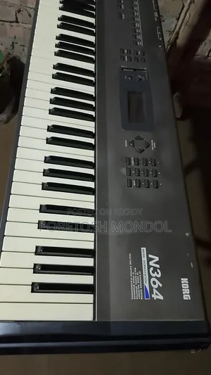 Korg N364 Keyboard