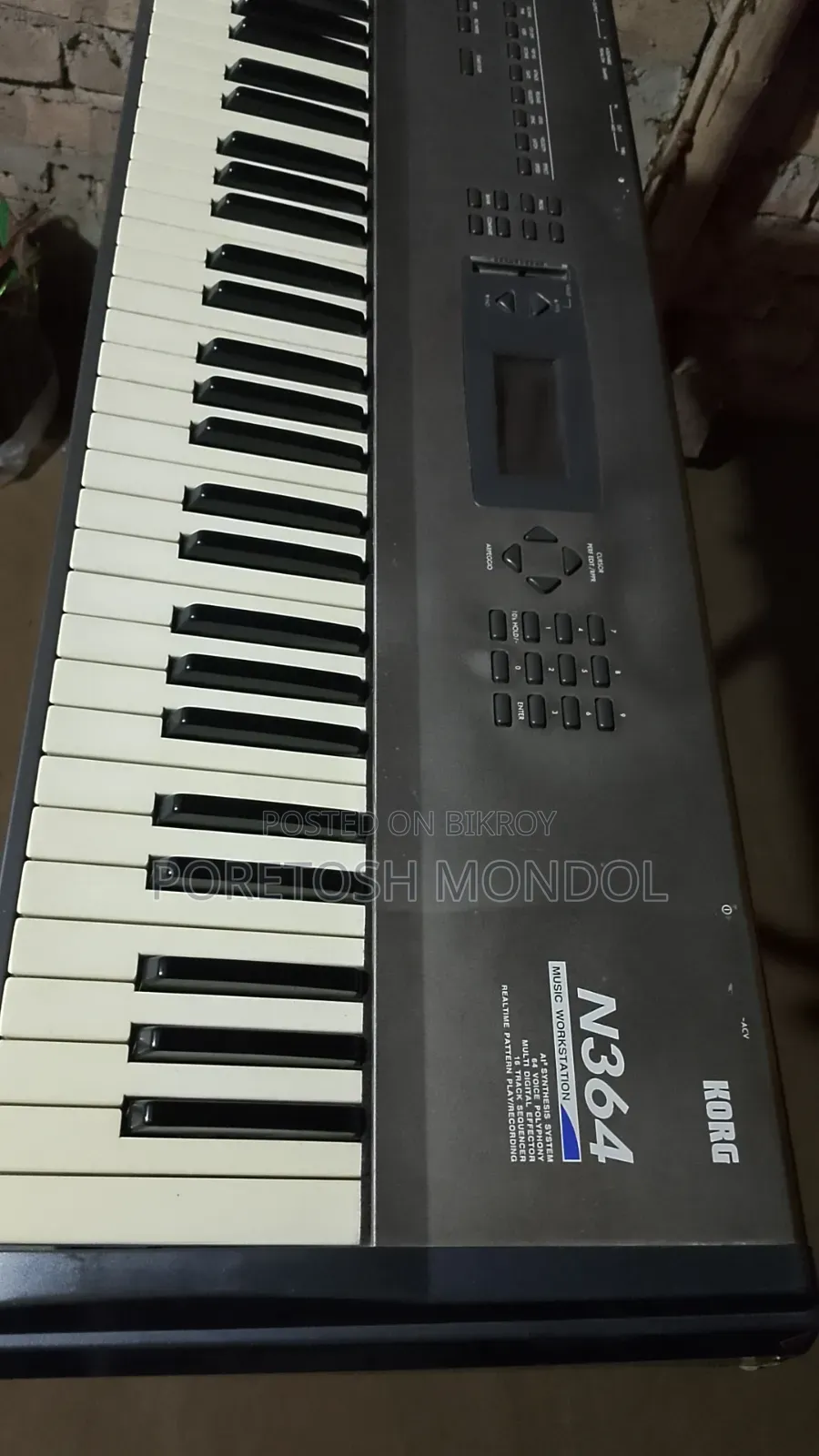 Korg N364 Keyboard