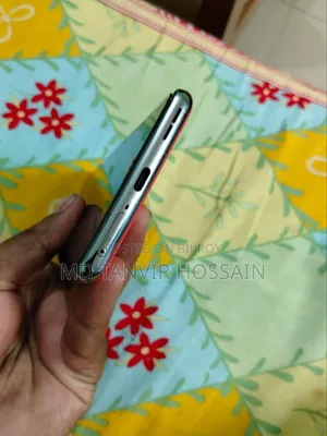 ওয়ানপ্লাস ১১আর ১২৮ জিবি রেড