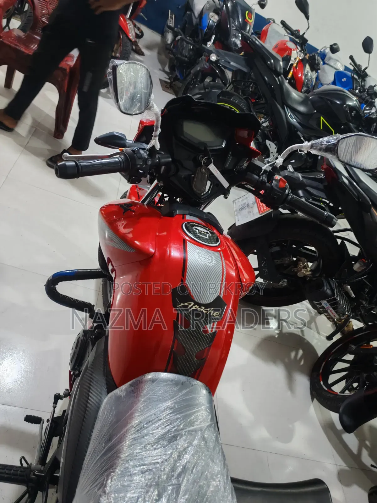 TVS Apache RTR 160 4V 2025 Red