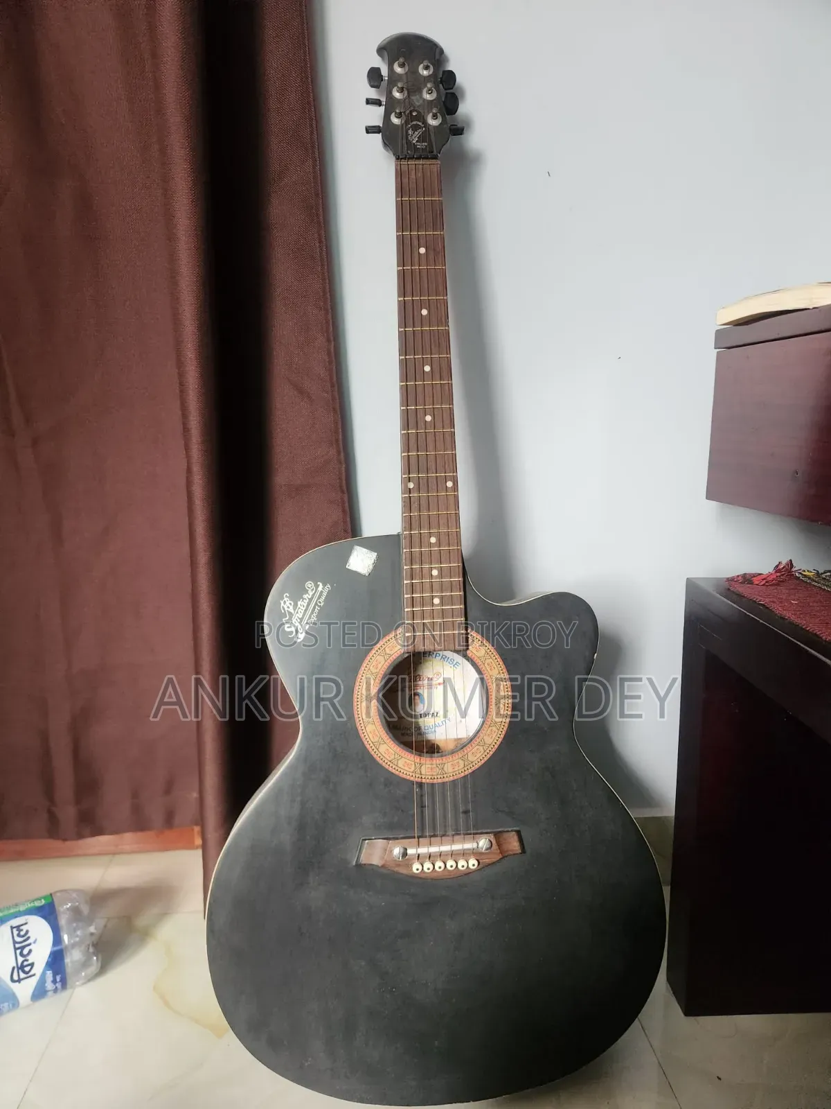সিগনেচার গিটার