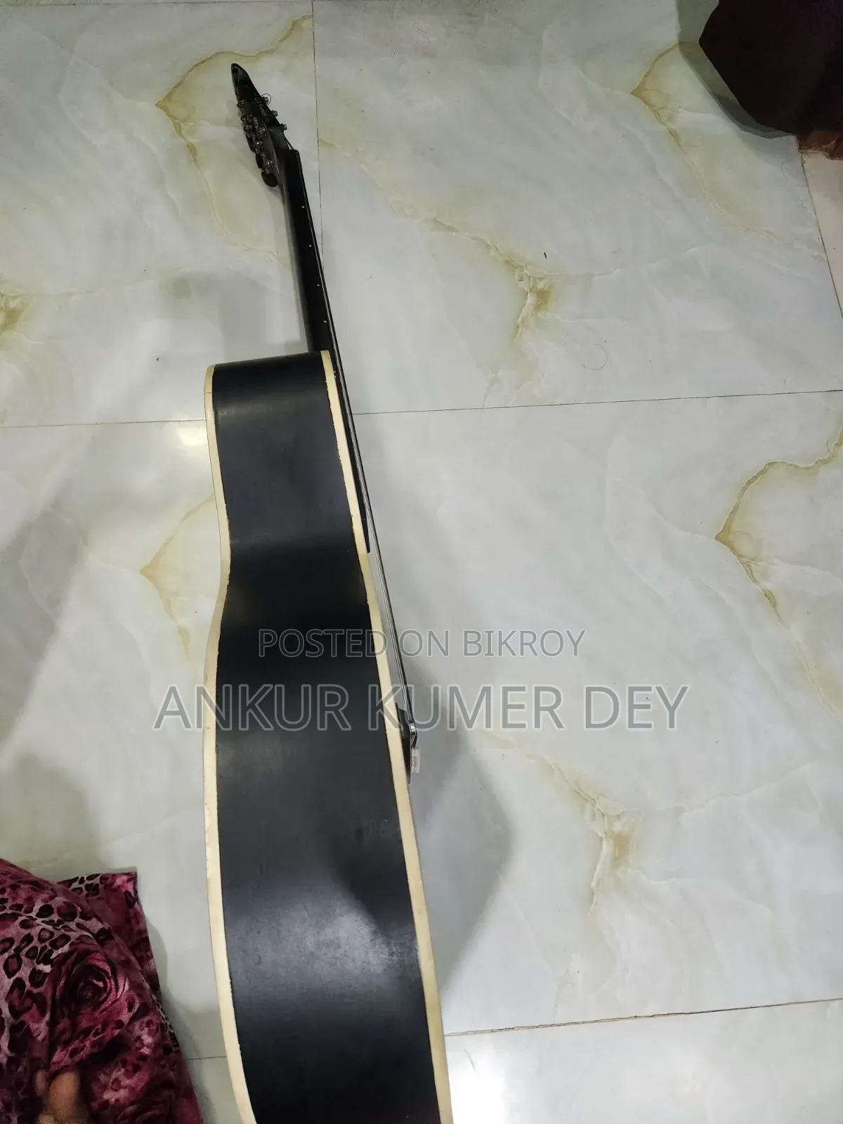 সিগনেচার গিটার