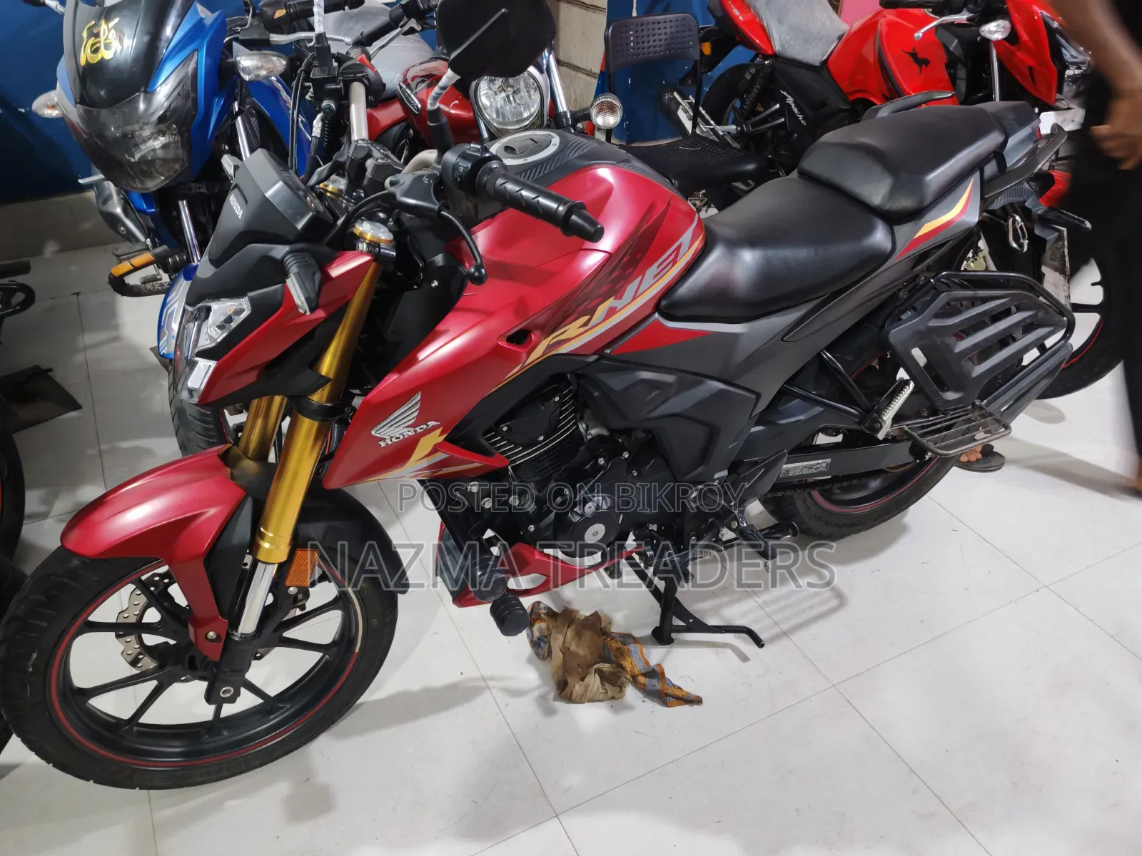 Honda Hornet 2025 Pink