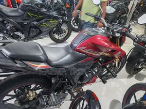 Honda Hornet 2025 Pink