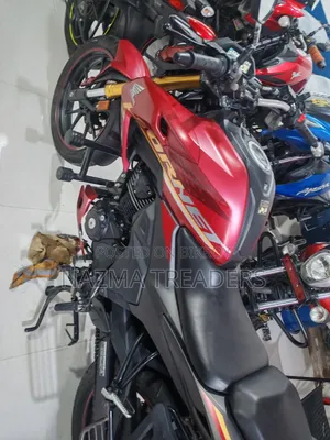 Honda Hornet 2025 Pink