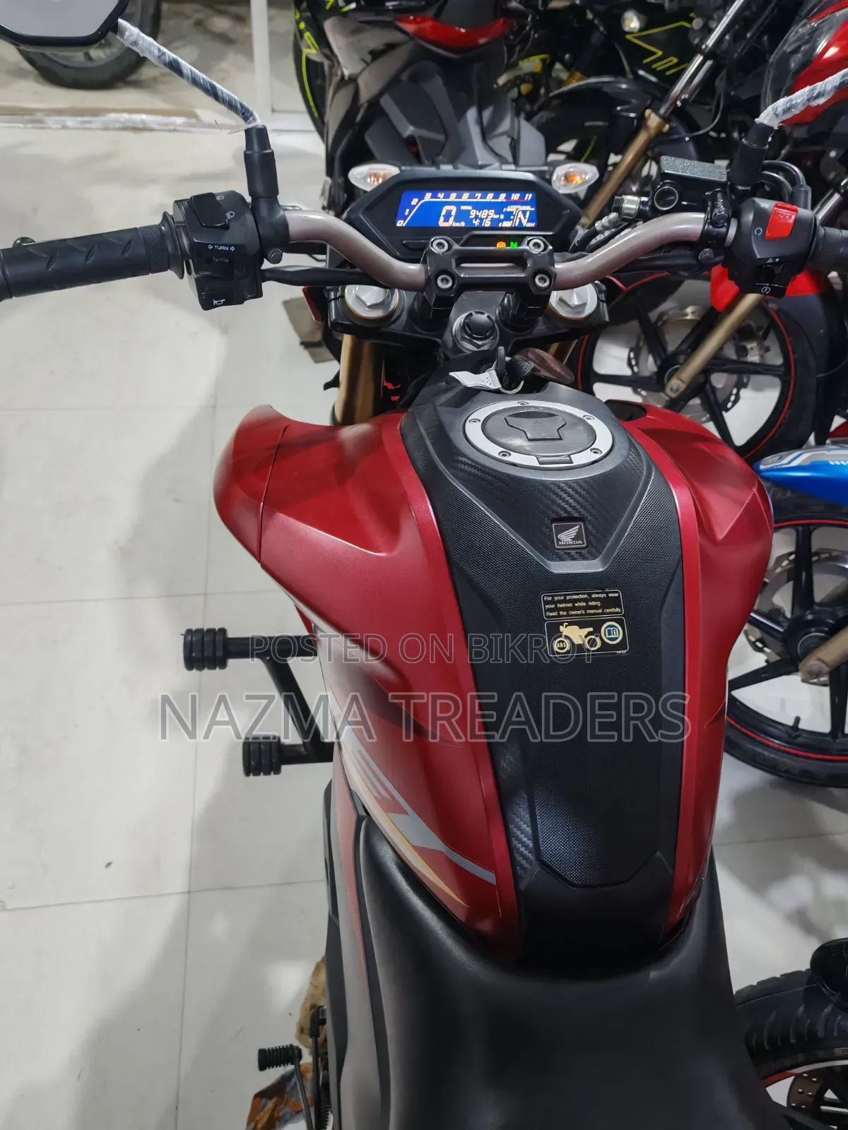 Honda Hornet 2025 Pink