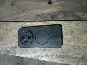 টেকনো স্পার্ক ৩০সি ১২৮ জিবি ব্ল্যাক