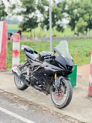 নিউ ইয়ামাহা আর১ ২০২২ ব্ল্যাক