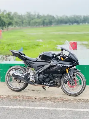 নিউ ইয়ামাহা আর১ ২০২২ ব্ল্যাক