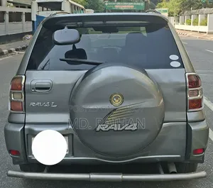 টয়োটা র‍্যাভ৪ ২০০৫ গ্রে