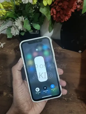 অ্যাপল আইফোন এক্সআর ৬৪ জিবি সাদা