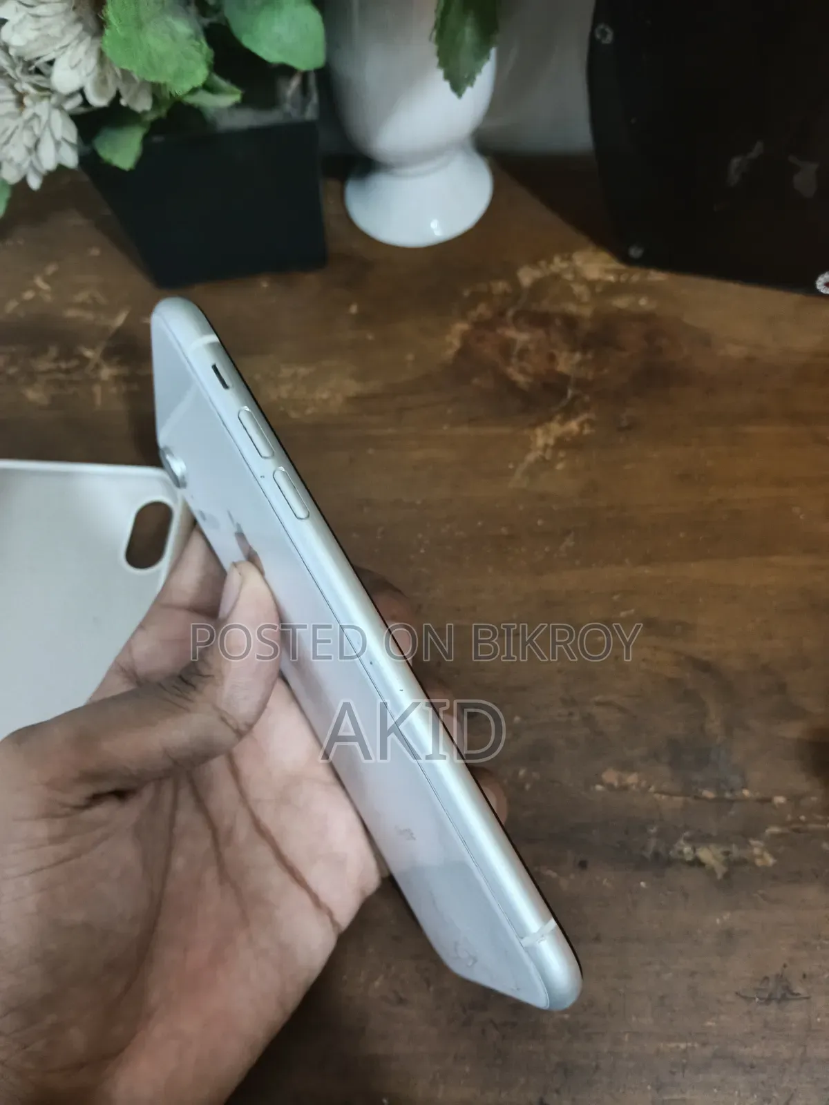 অ্যাপল আইফোন এক্সআর ৬৪ জিবি সাদা
