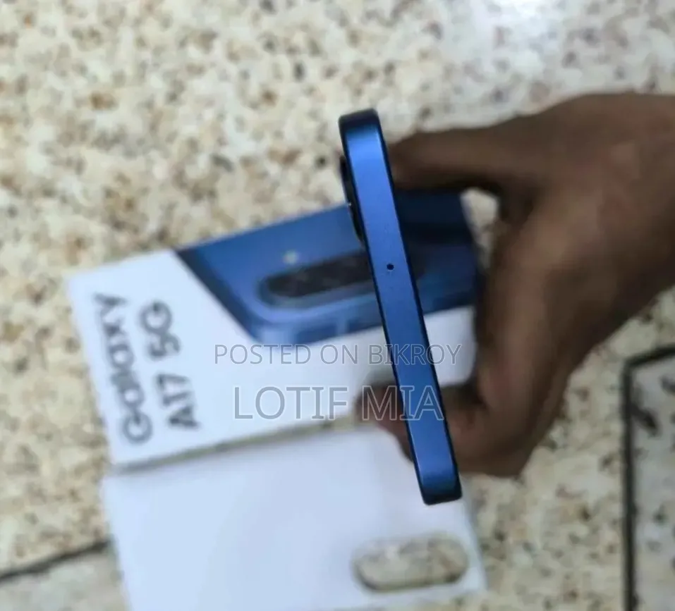 স্যামসাং গ্যালাক্সি এ১৭ ৫জি ২৫৬ জিবি নীল