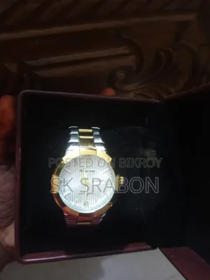 ফুল ফ্রেশ একটা ঘড়ি। একদম ব্যবহার করা হয়নি।