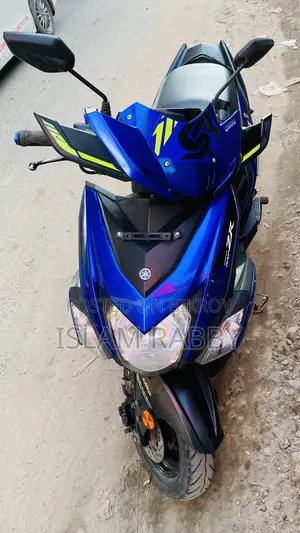 ইয়ামাহা ২০২১ নীল