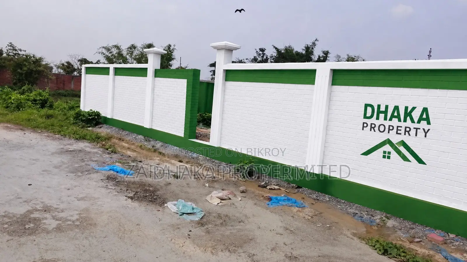 সেক্টর-১৬/এ-তে ৬০ ফুট রাস্তা এবং পার্ক সংলগ্ন উত্তরমুখী ৫ কাঠা জমি