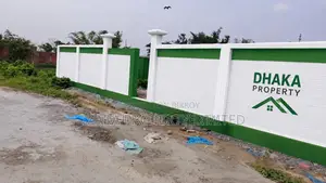 সেক্টর-১৬/এ-তে ৬০ ফুট রাস্তা এবং পার্ক সংলগ্ন উত্তরমুখী ৫ কাঠা জমি