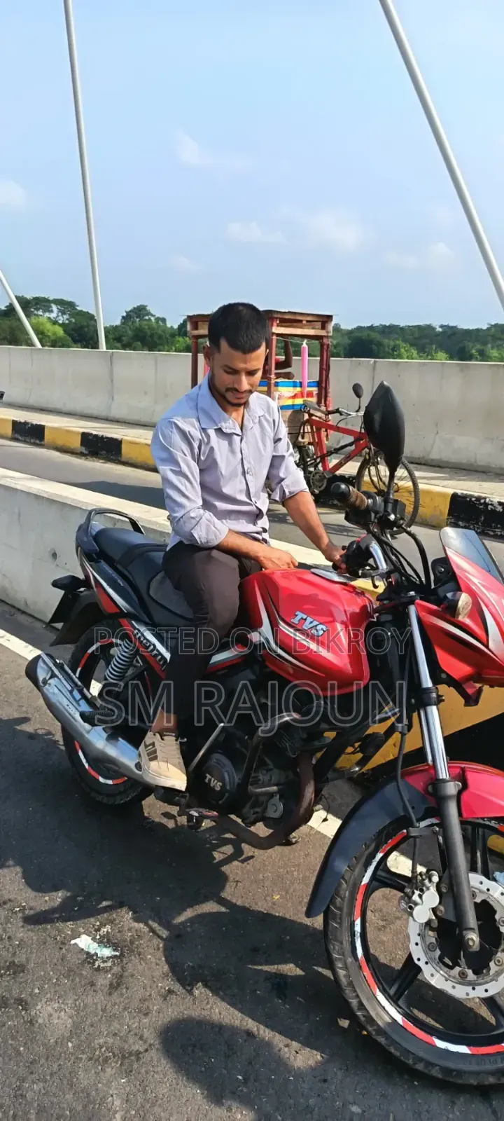 টিভিএস কিং ২০১৯ লাল