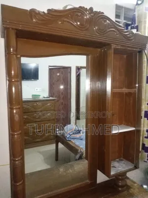 ড্রেসিং টেবিল