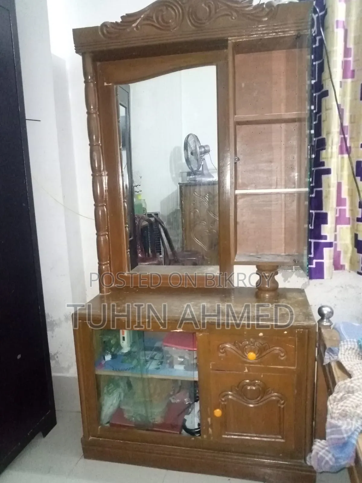 ড্রেসিং টেবিল