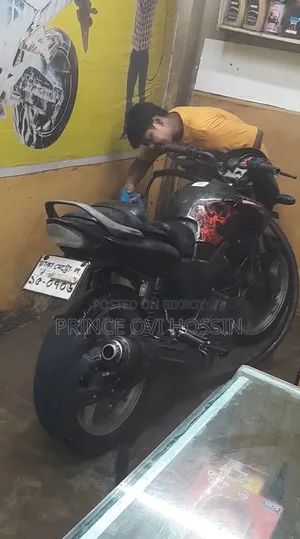 হিরো হাংক ২০১৫ কালো