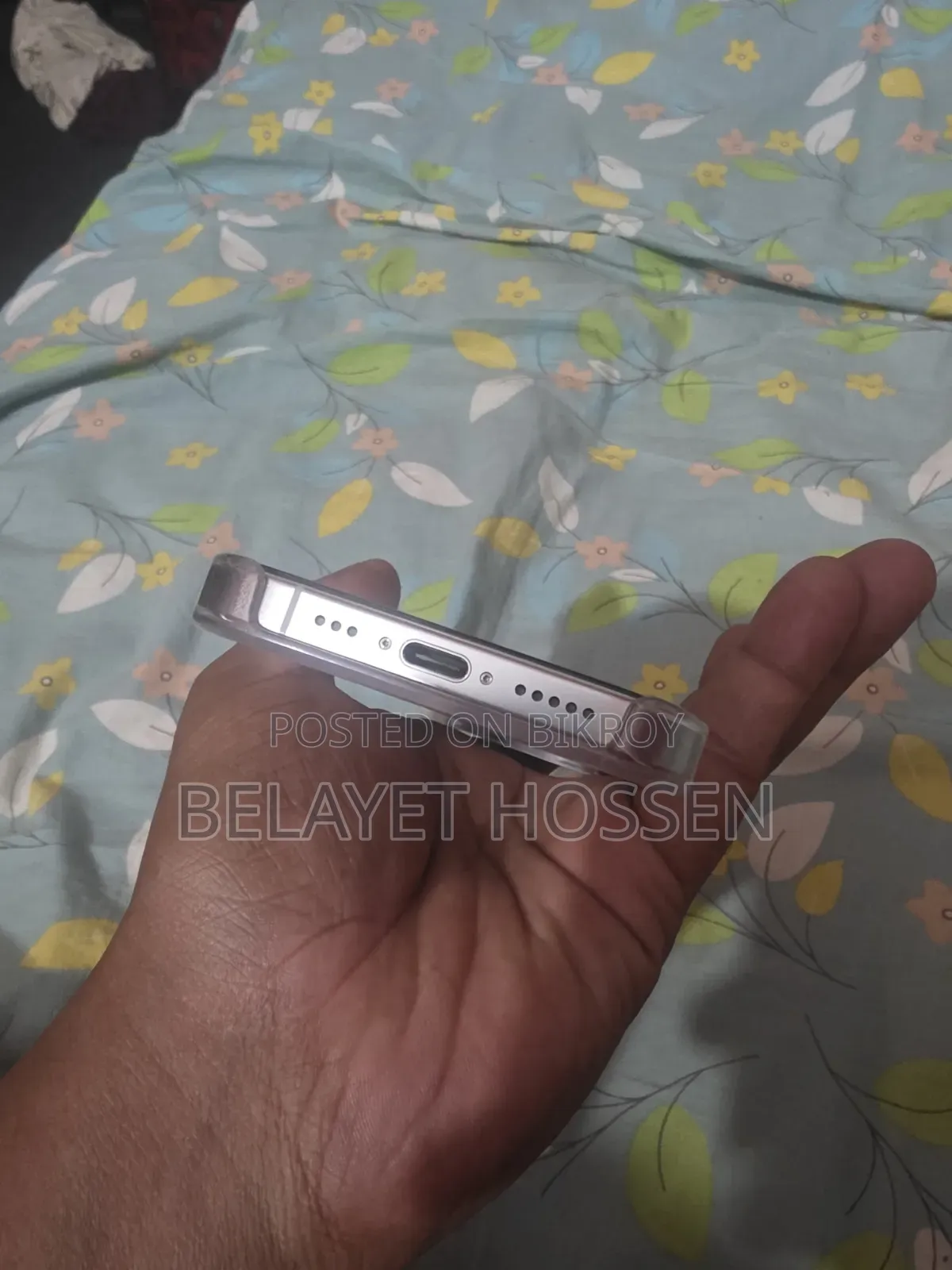 অ্যাপল আইফোন ১৬ প্রো ২৫৬ জিবি হোয়াইট