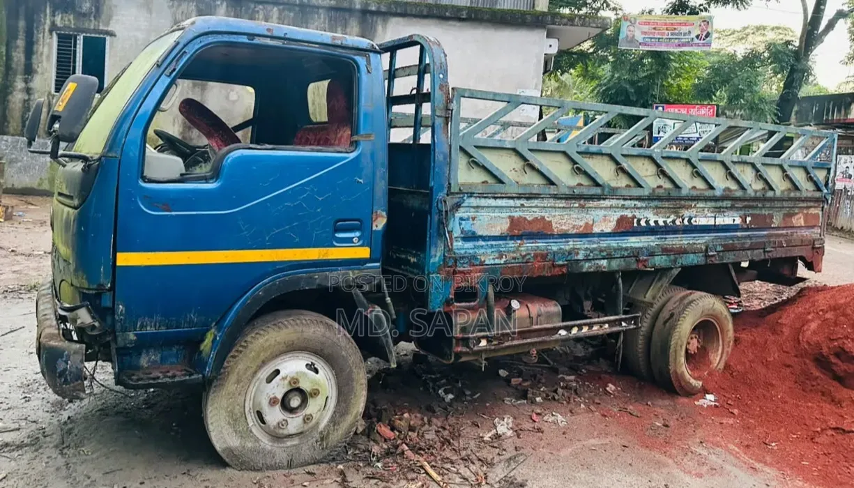 Urgent sale of Dongfeng 1.5-3 ton pickup/truck.