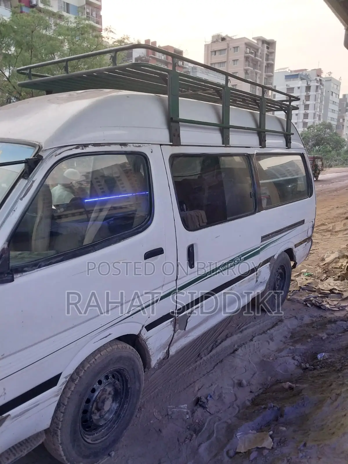 Toyota Grand HiAce 2002 White