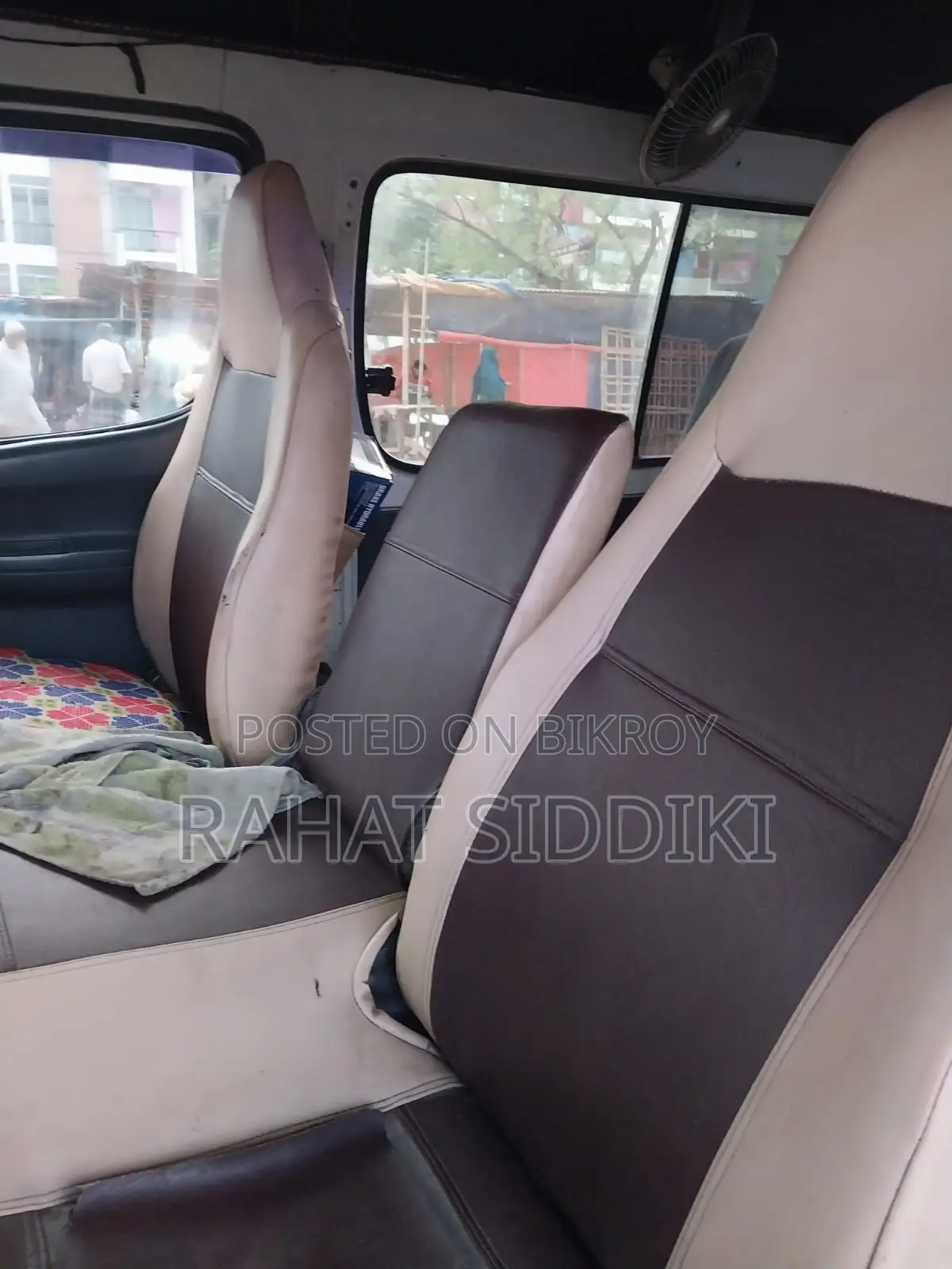 Toyota Grand HiAce 2002 White