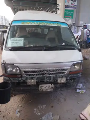 Toyota Grand HiAce 2002 White