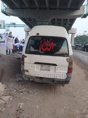 Toyota Grand HiAce 2002 White