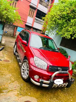 টয়োটা আরএভি৪ ২০০৪ লাল
