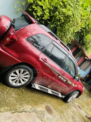 টয়োটা আরএভি৪ ২০০৪ লাল