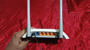 TP-Link TL-WR840N 300Mbps WiFi Router - 1.5 Year Used - Only Adapter