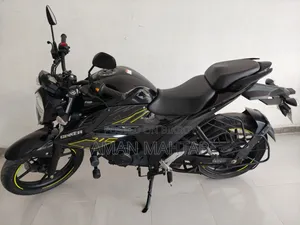 সুজুকি জিক্সার ২০২৪ কালো