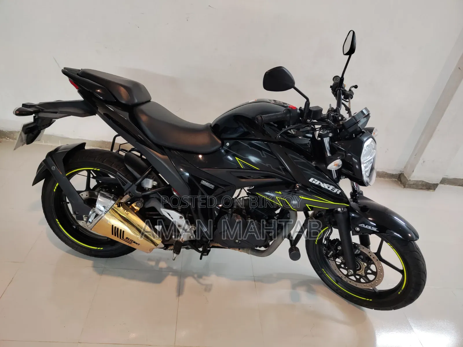 সুজুকি জিক্সার ২০২৪ কালো