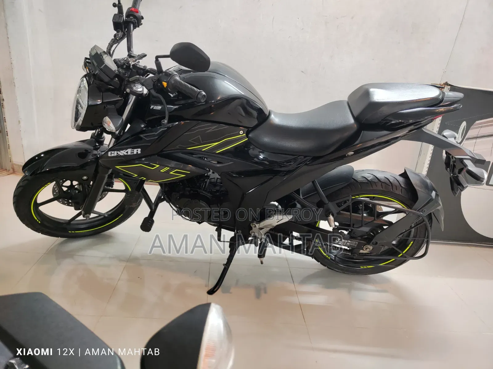 সুজুকি জিক্সার ২০২৫ কালো