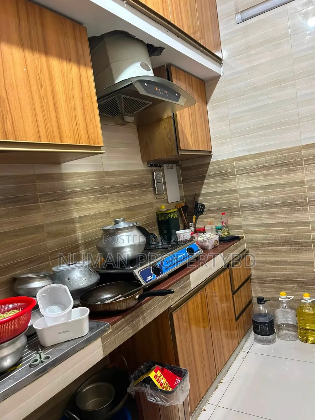 Furnished 3-Bedroom Apartment in Numan Property Bd, Basundhara for Rent