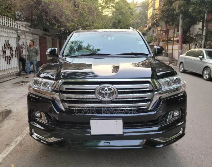 টয়োটা ল্যান্ড ক্রুজার ৪.৬ ভি৮ জেডএক্স ২০১৫ কালো