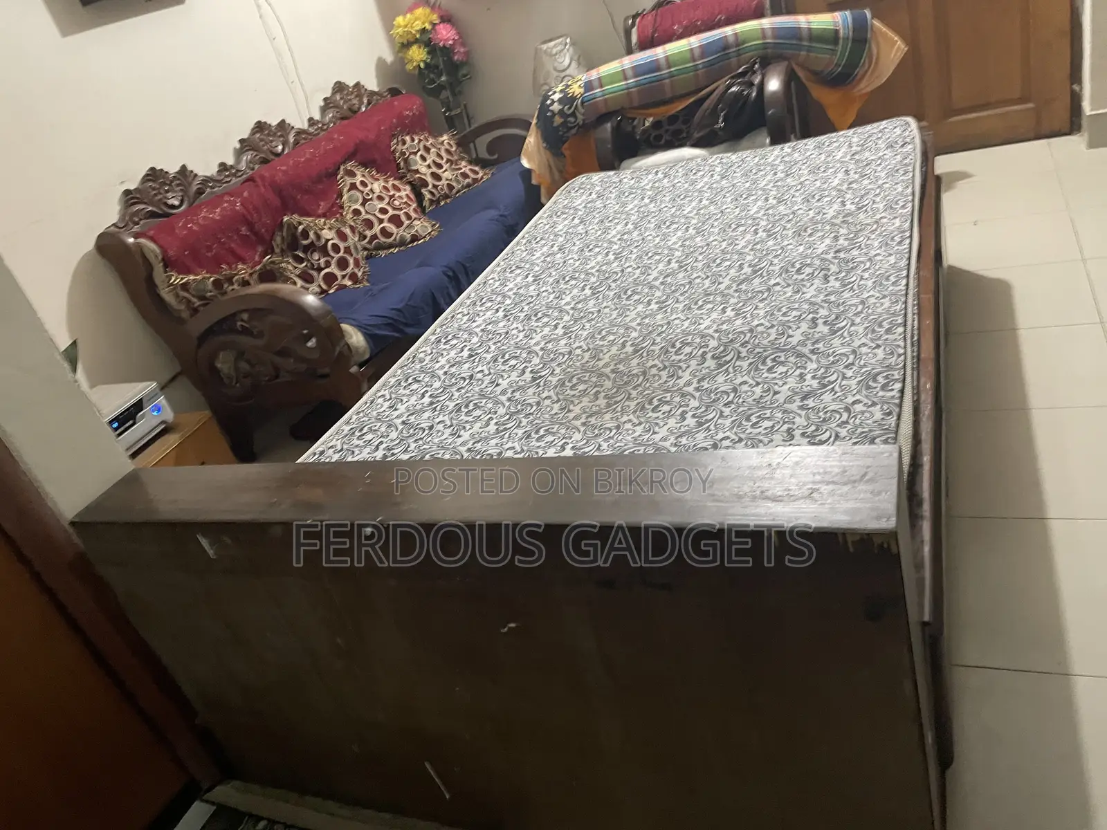 4ft X 6.7ft Single Wooden Bed With Comfortable Mattress